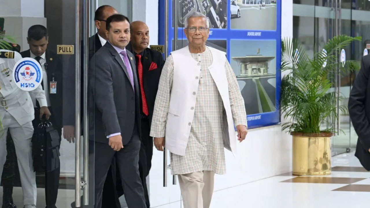 জাপান সফর শেষে ঢাকার পথে প্রধান উপদেষ্টা (ফাইল ছবি)