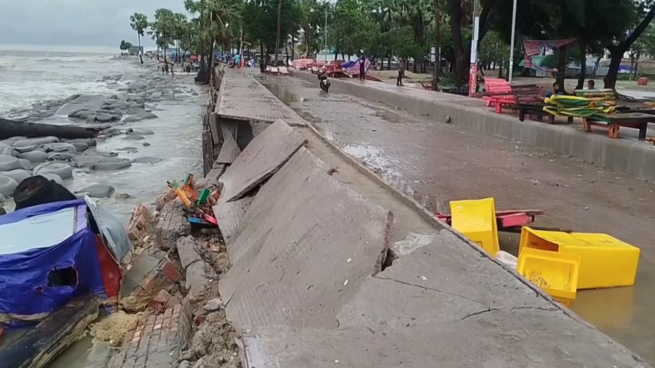 উদ্বোধনের আগেই সাগরে বিলীন হচ্ছে মেরিন ড্রাইভ