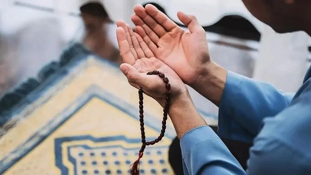 যে সময়ে দোয়া করলে আল্লাহ ফিরিয়ে দেন না