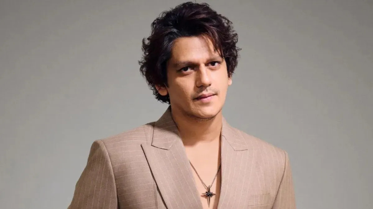 সিম বিক্রেতা থেকে বলিউডের নায়ক!