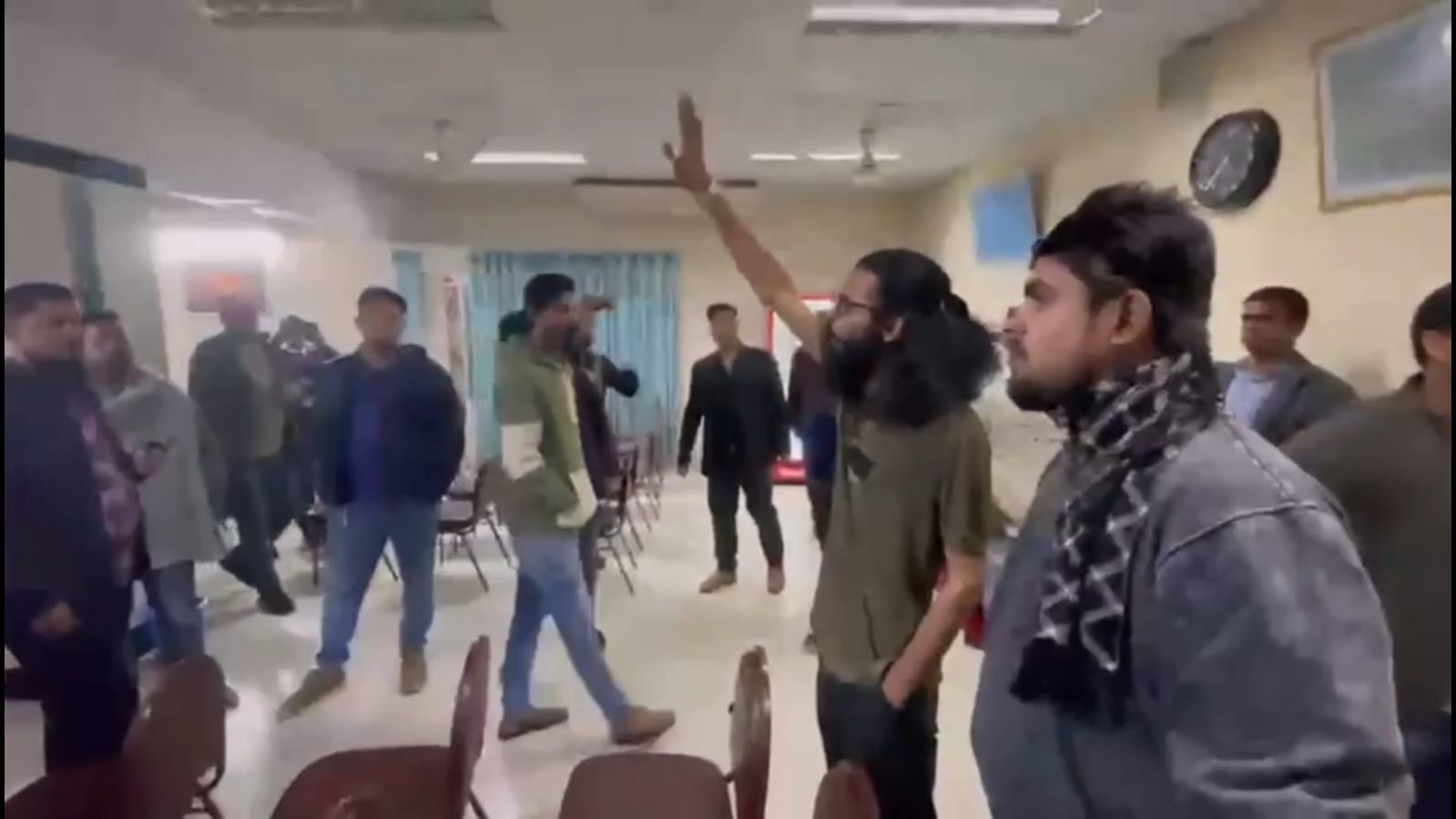 রাজশাহীতে সাংবাদিকদের হেনস্থার অভিযোগ